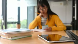 У вуза в Алматы приостановили лицензию. Что делать студентам