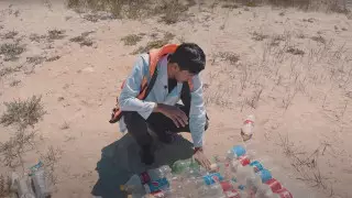 Плот из пластиковых бутылок соорудили жители Жанаозена