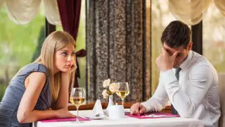"Мне без конца звонила его мама". 15 историй о неудачных первых свиданиях