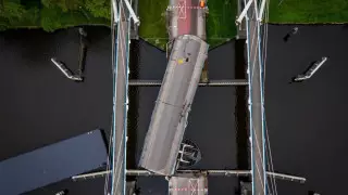 Немецкий танкер протаранил мост в Нидерландах