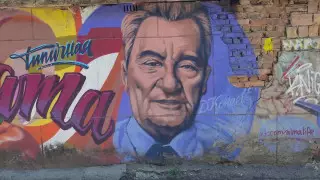 Мурал с портретом Кунаева восстановили в Алматы