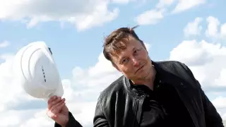 Криптоворы украли 2 миллиона долларов с "помощью" Илона Маска