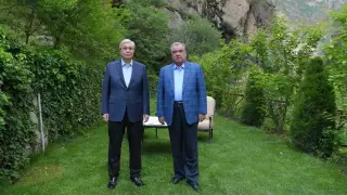 Токаев назвал Рахмона другом на встрече без галстуков