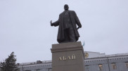 Житель Павлодара, закидавший яйцами памятник Абаю, получил 7 суток ареста