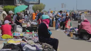 В Нур-Султане разберутся со стихийной торговлей у рынка "Шапагат"