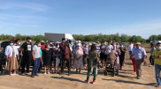 "Кормят обещаниями". Жители микрорайона в Уральске вышли на протест