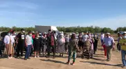 "Кормят обещаниями". Жители микрорайона в Уральске вышли на протест