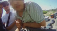 Полицейские и очевидцы спасли астанчанина от суицида