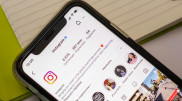 В Instagram могут добавить вход через WhatsApp