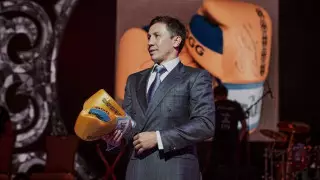 Перчатки Головкина продали за 55 миллионов тенге в Алматы