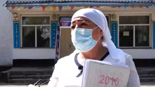 История с читающей по слогам учительницей получила продолжение