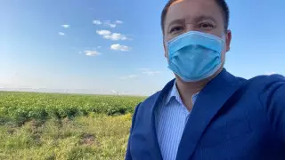 В Павлодаре замакима области по ночам выходит в прямой эфир в Instagram