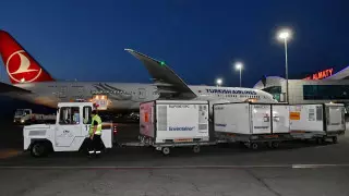 Первая партия китайской вакцины CoronaVac прибыла в Казахстан