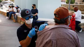 Самый большой денежный приз разыграют среди вакцинированных граждан в США