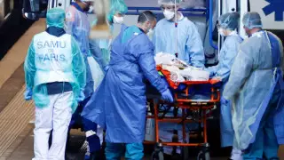 О "социальном похмелье" после COVID-19 предупредили психологи