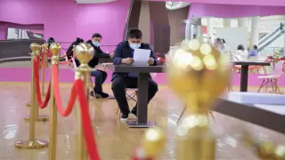 Подарки разыгрывают после вакцинации в торговых центрах столицы