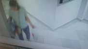 Мужчина выследил и ограбил 52-летнюю астанчанку в подъезде
