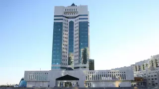 Депутаты "поздравили" правительство с отдалением от 30-ки развитых стран