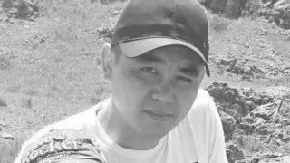 "Убило током": мужчина умер на крыльце социального павильона в Караганде