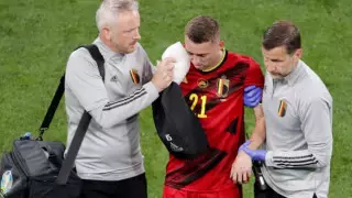 Футболист сборной Бельгии получил двойной перелом в матче против России