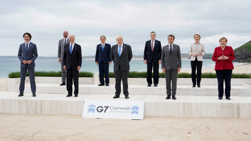 Лидеры стран G7 на встрече в Великобритании. © Reuters