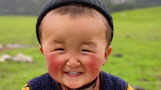 "Мальчик-солнышко" из Кыргызстана покорил Сеть своей улыбкой