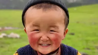 "Мальчик-солнышко" из Кыргызстана покорил Сеть своей улыбкой