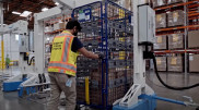 Amazon тестирует роботов для повышения безопасности сотрудников