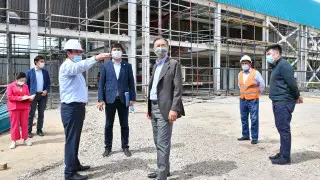 Сагинтаев проверил темпы строительства соцобъектов в Турксибском районе