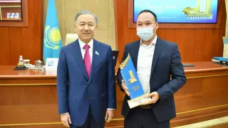 Журналистам вручили премию "Парламент сөзі"