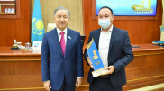 Журналистам вручили премию "Парламент сөзі"