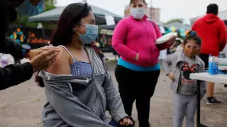 70 процентов взрослого населения США привились от коронавируса