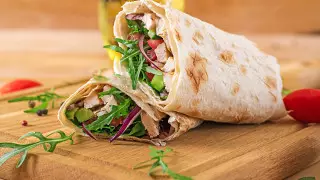 Очередь за шаурмой в Нур-Султане: ресторану выписали штраф