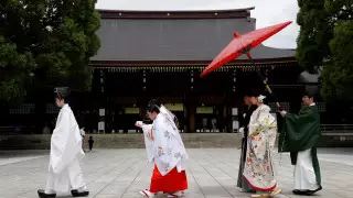 Парам в Японии окончательно запретили иметь разные фамилии