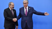 Президент Казахстана поздравил Пашиняна с победой на выборах