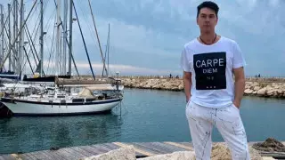 50-летний участник группы "На-На" женился на 26-летней поклоннице