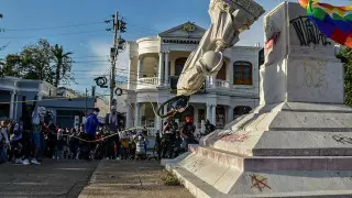 В Колумбии снесли памятник Колумбу