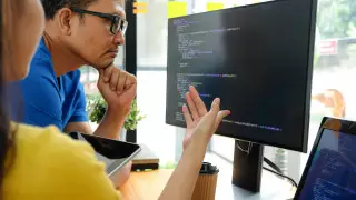 Киберадвокат, криптолог, киборгизатор: названы профессии будущего