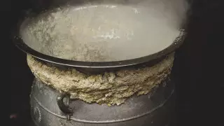 Повар скончался после падения в чан с кипящим куриным супом