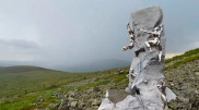 На перевале Дятлова установили памятник погибшим туристам