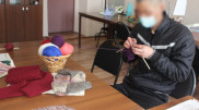 Осужденных обучают вязанию в карагандинской колонии