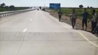 Бетонные плиты поднялись из-за жары на трассе Алматы - Хоргос