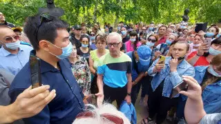 "Принудительной вакцинации нет" - аким Костаная встретился с протестующими