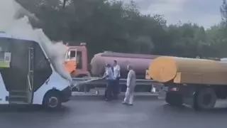 Полицейские успели потушить горящий автобус в Алматы