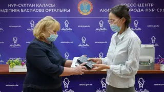 Еще два iPhone 12 и другие ценные призы разыграют среди вакцинированных в Нур-Султане