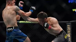 Эксперт назвал главное значение первой победы Жумагулова в UFC