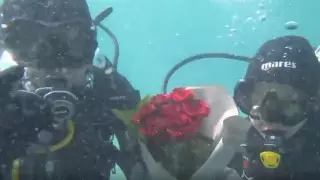 Необычное предложение под водой в Каспии сделал житель Актау