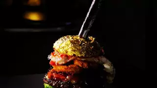 Самый дорогой бургер в мире приготовил повар из Голландии