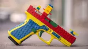 В США выпустили настоящий пистолет в виде игрушки Lego