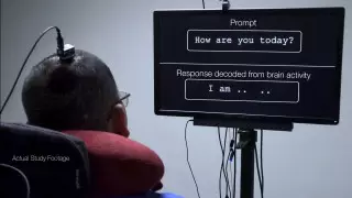 Парализованный человек впервые начал разговаривать с помощью нейротехнологий в США